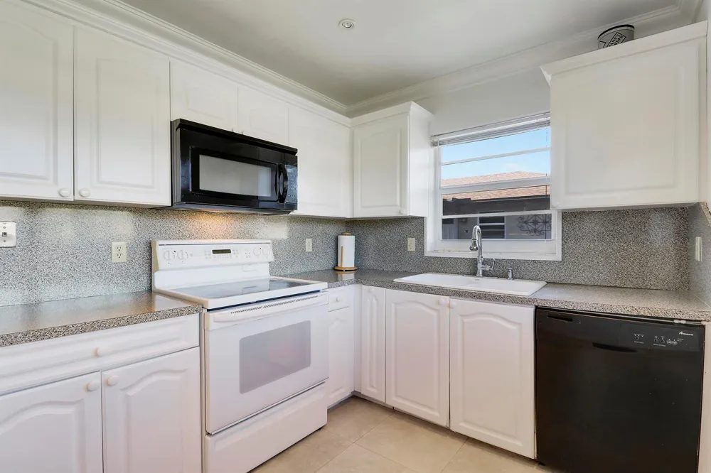 129 Mockingbird Lane Delray Beach, FL 33445