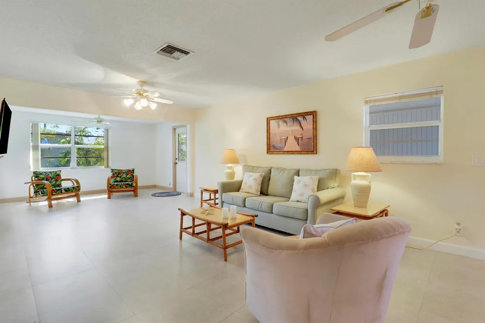 129 Mockingbird Lane Delray Beach, FL 33445