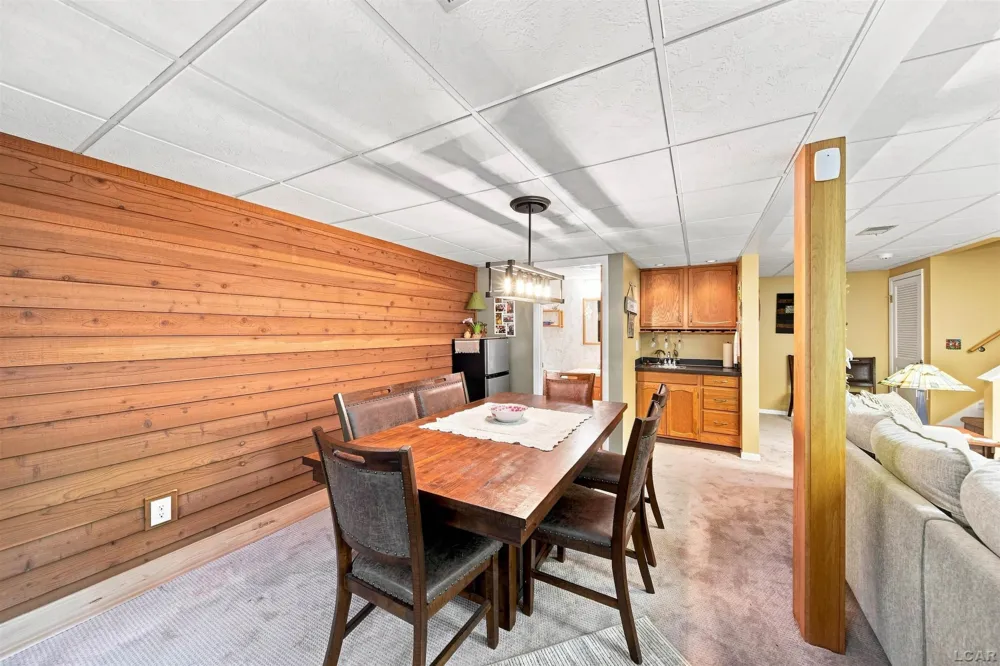 288 Whitlock St Street Saline City, MI 48176
