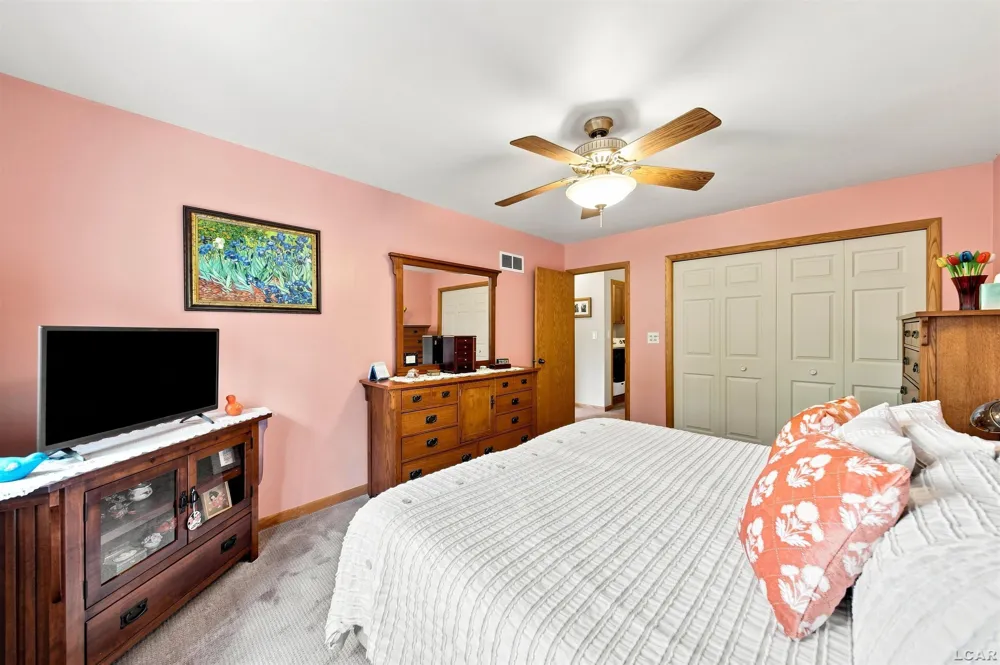 288 Whitlock St Street Saline City, MI 48176
