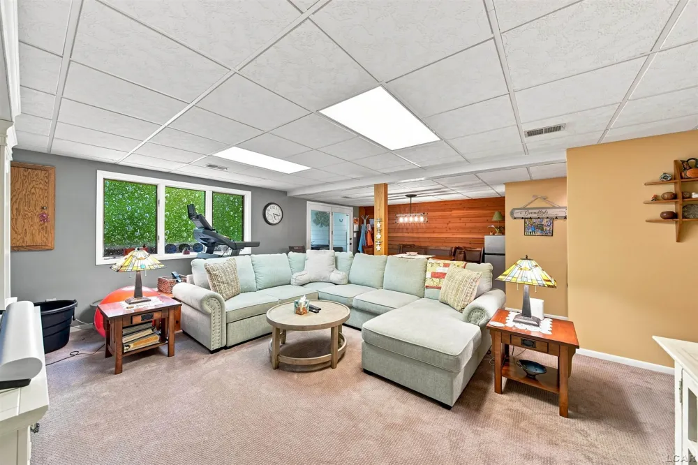 288 Whitlock St Street Saline City, MI 48176