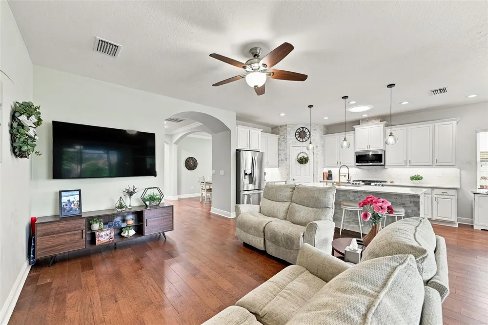 6517 NESTALL COURT Apollo Beach, FL 33572