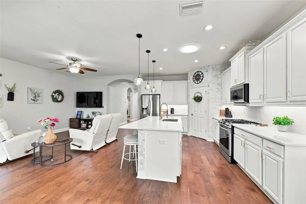 6517 NESTALL COURT Apollo Beach, FL 33572