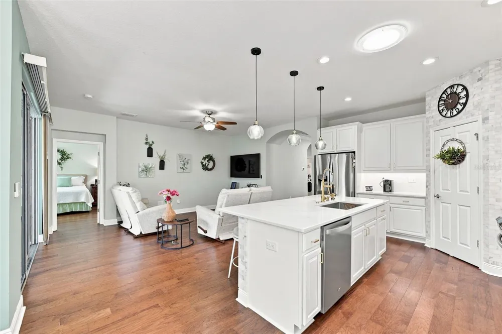 6517 NESTALL COURT Apollo Beach, FL 33572