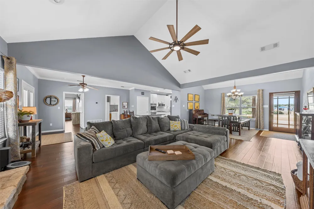 1910 County Road 341 Moody, TX 76557