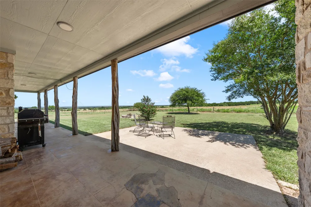 1910 County Road 341 Moody, TX 76557