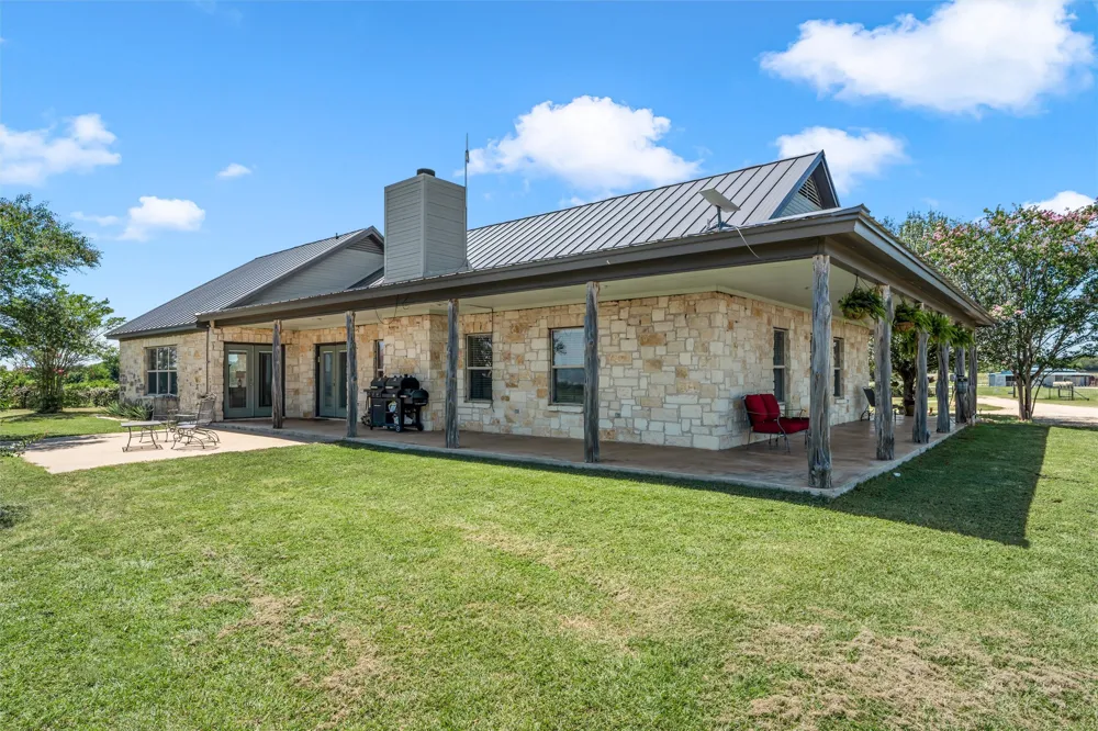 1910 County Road 341 Moody, TX 76557