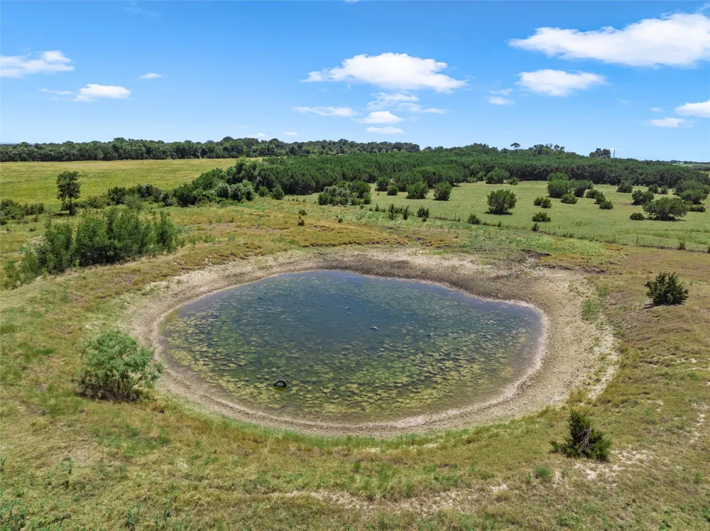 1910 County Road 341 Moody, TX 76557