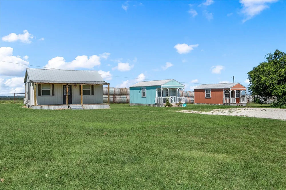 1910 County Road 341 Moody, TX 76557