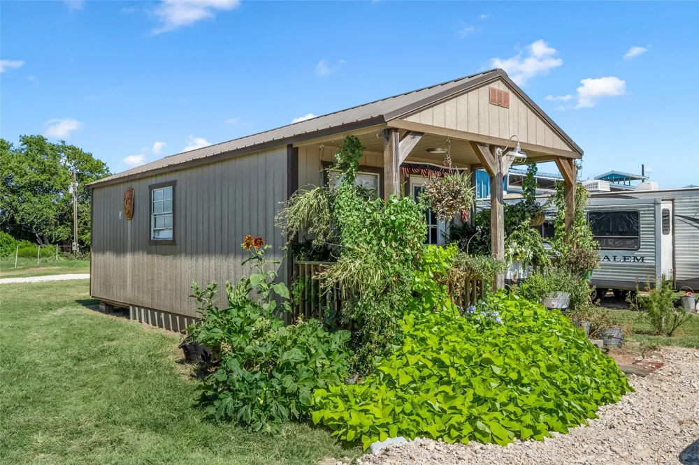 1910 County Road 341 Moody, TX 76557