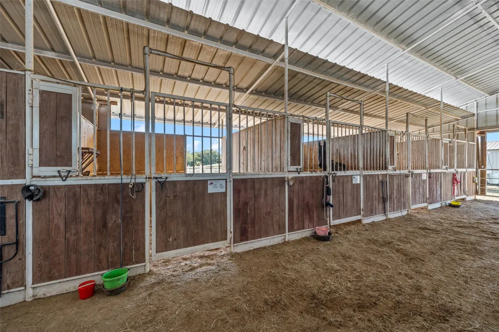 1910 County Road 341 Moody, TX 76557