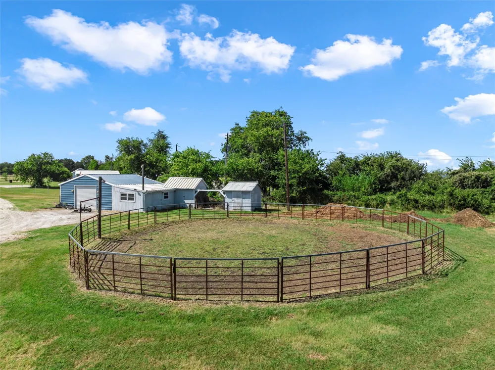 1910 County Road 341 Moody, TX 76557