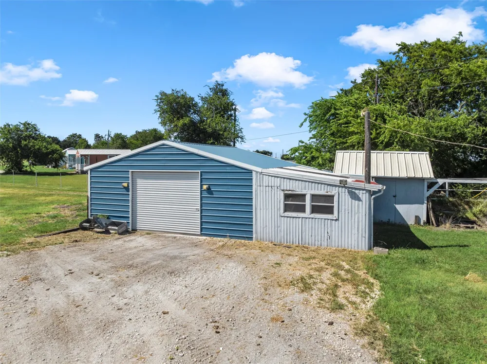1910 County Road 341 Moody, TX 76557