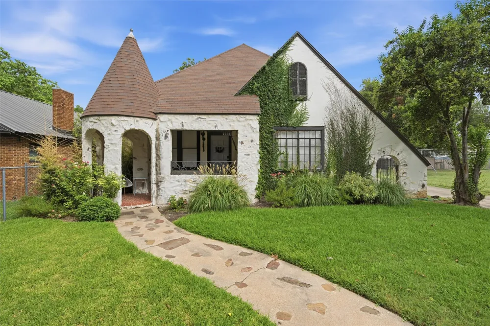 2001 Washington Avenue Waco, TX 76701