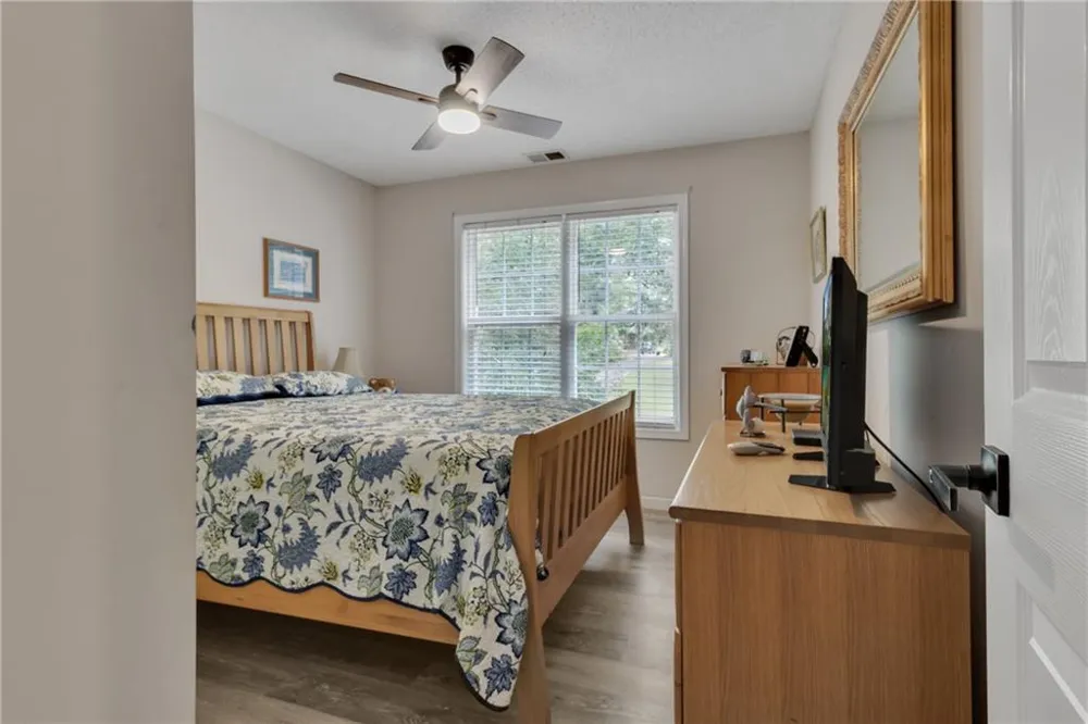160 Perry Creek Drive Fayetteville, GA 30215