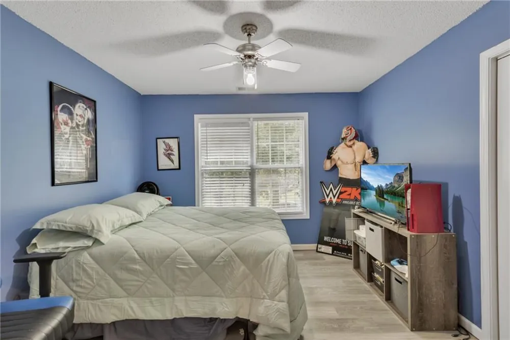 160 Perry Creek Drive Fayetteville, GA 30215