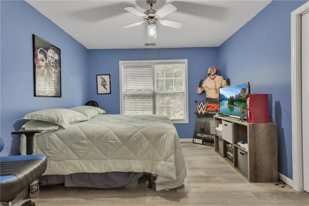 160 Perry Creek Drive Fayetteville, GA 30215