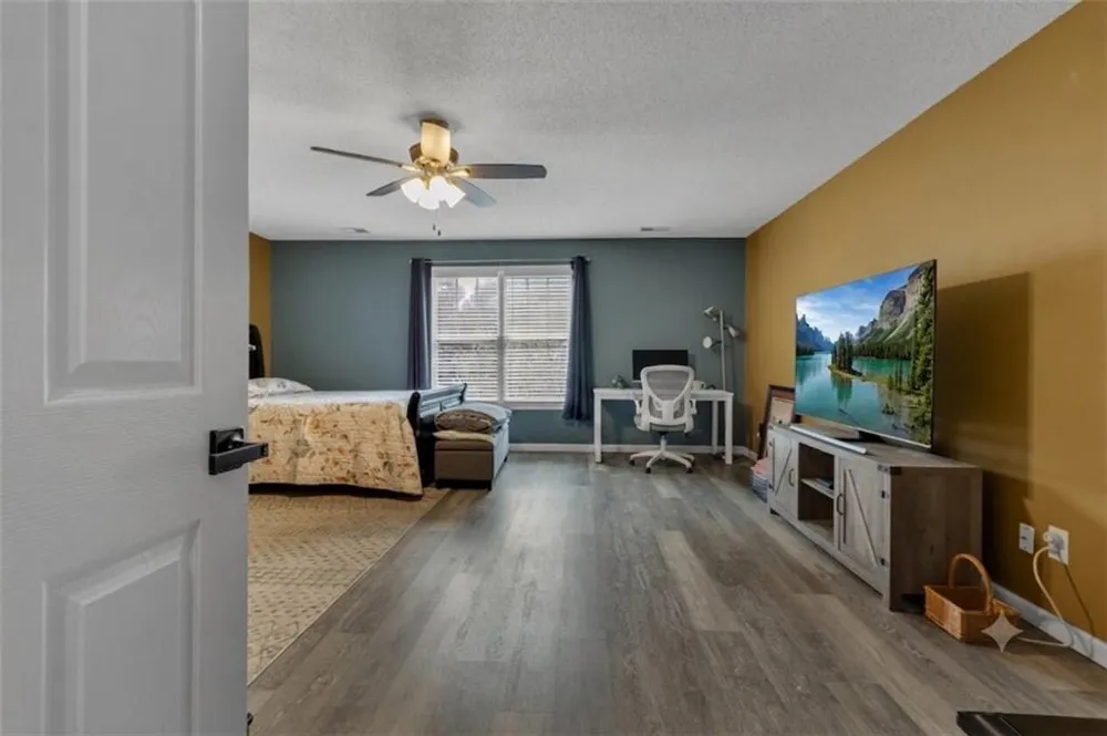 160 Perry Creek Drive Fayetteville, GA 30215