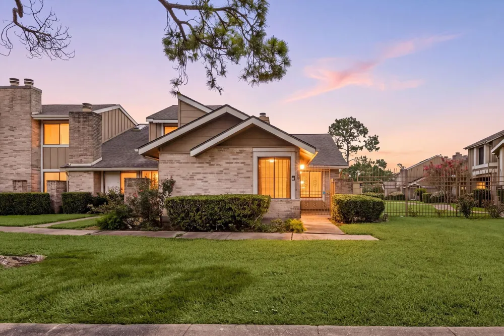 12021 Bob White Drive Houston, TX 77035