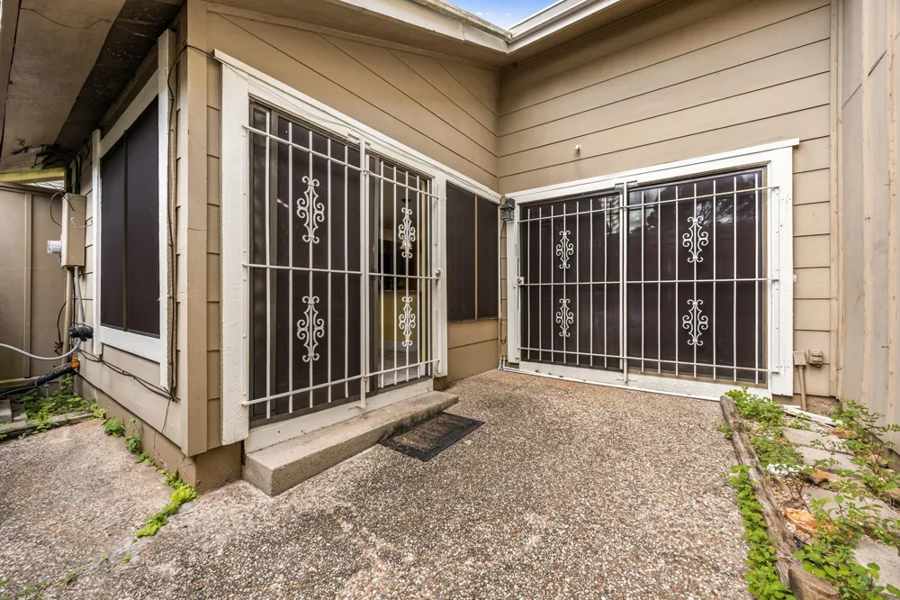 12021 Bob White Drive Houston, TX 77035
