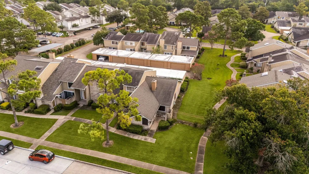12021 Bob White Drive Houston, TX 77035