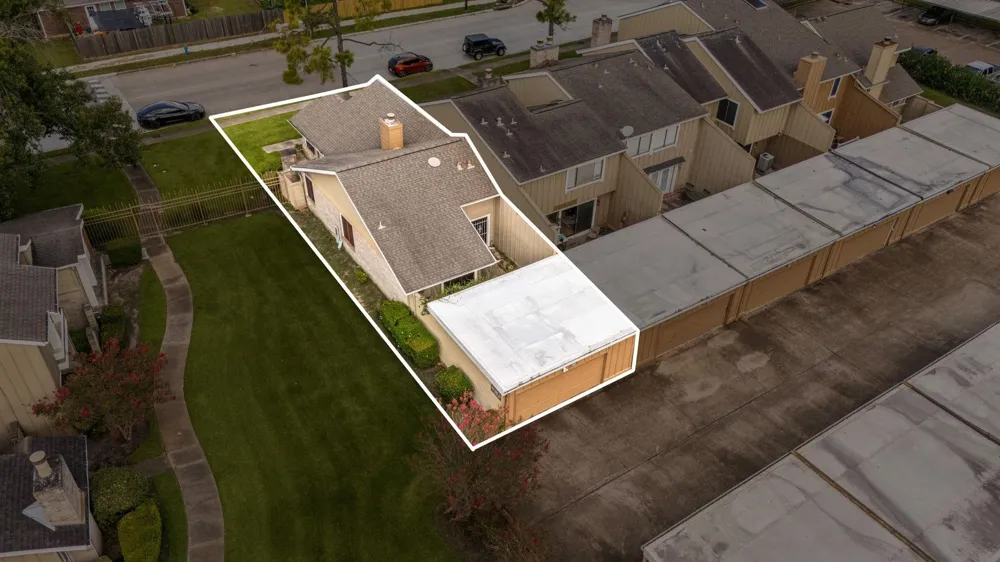 12021 Bob White Drive Houston, TX 77035