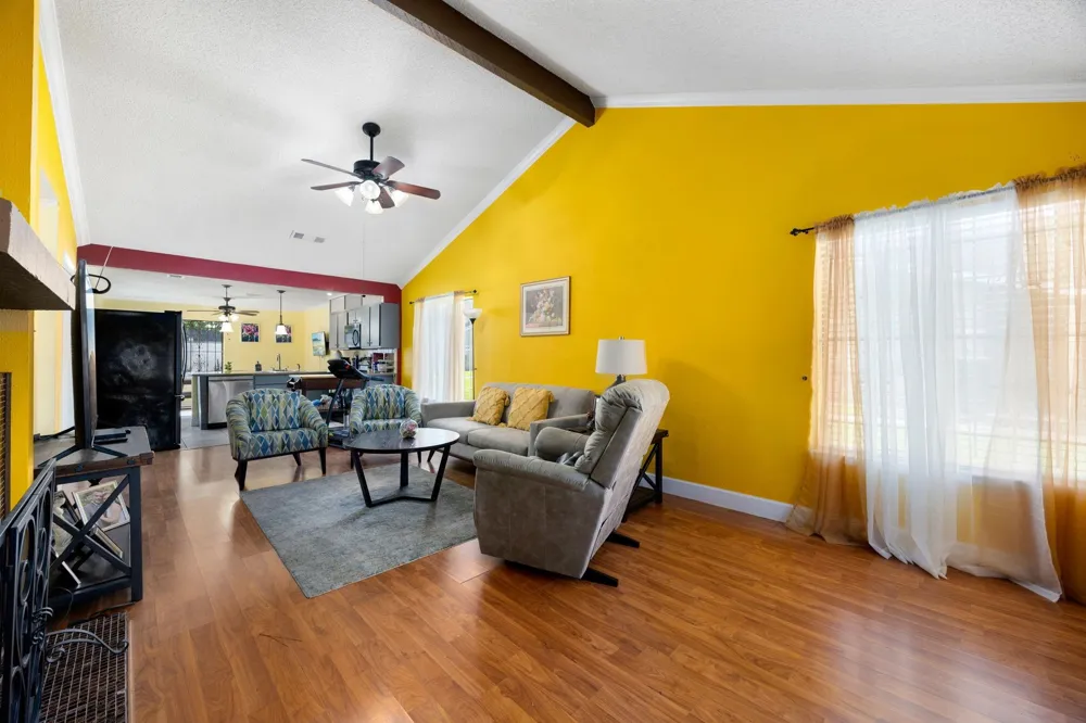 12021 Bob White Drive Houston, TX 77035