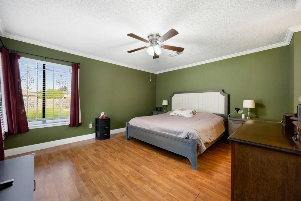 12021 Bob White Drive Houston, TX 77035