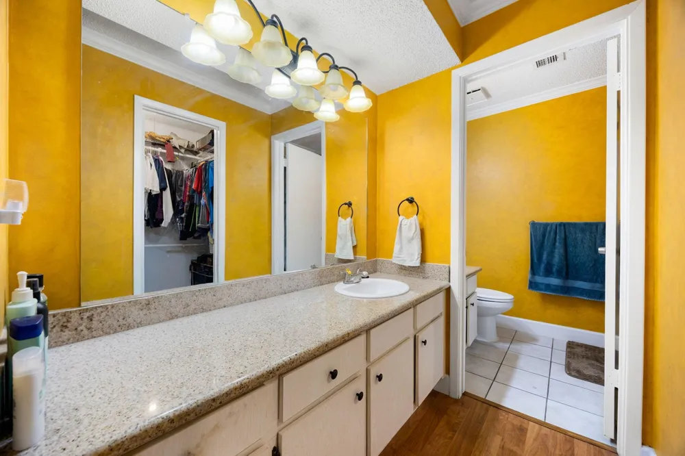 12021 Bob White Drive Houston, TX 77035