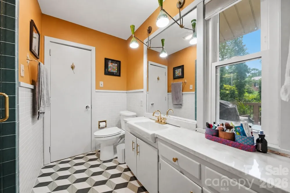 120 Woodland Drive Morganton, NC 28655