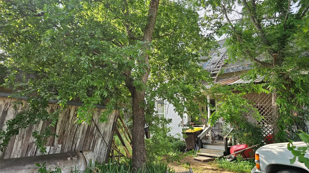 201 E Pecan Street Mingus, TX 76463