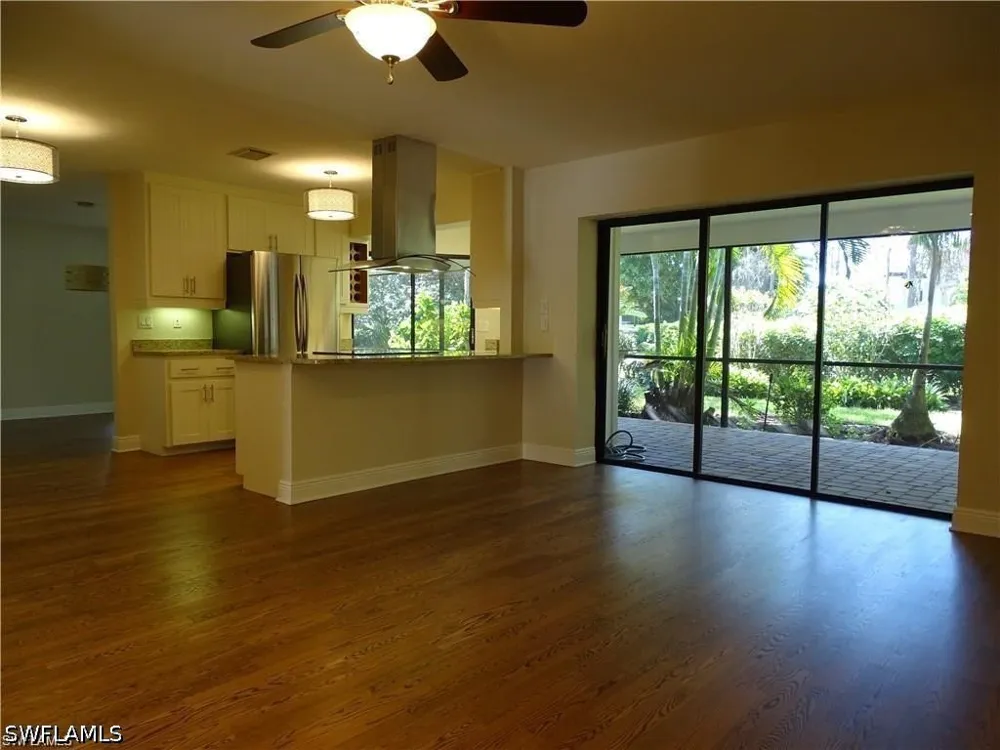 Round Table Court Naples, FL 34112