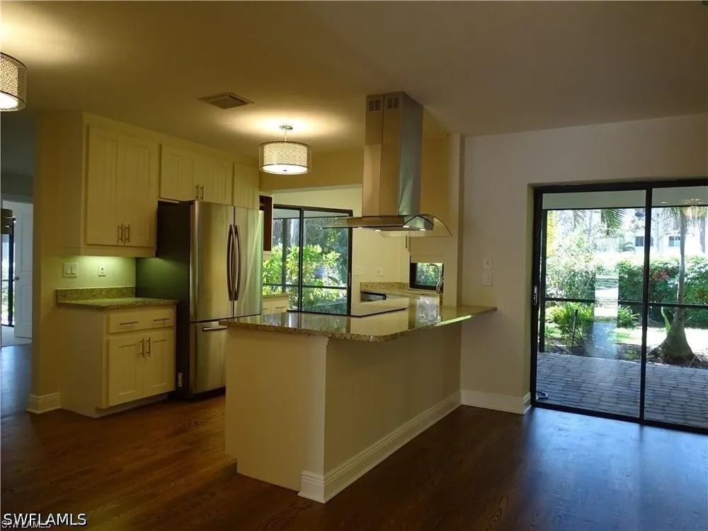 Round Table Court Naples, FL 34112