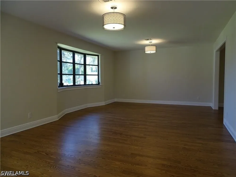 Round Table Court Naples, FL 34112