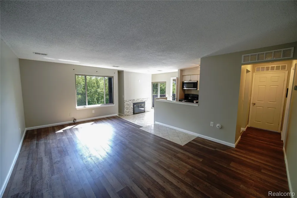 8365 Pontiac Lake Road #12 White Lake Charter Township, MI 48386