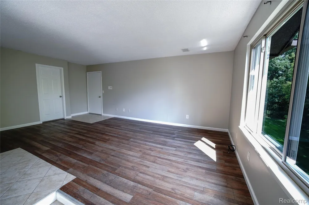 8365 Pontiac Lake Road #12 White Lake Charter Township, MI 48386