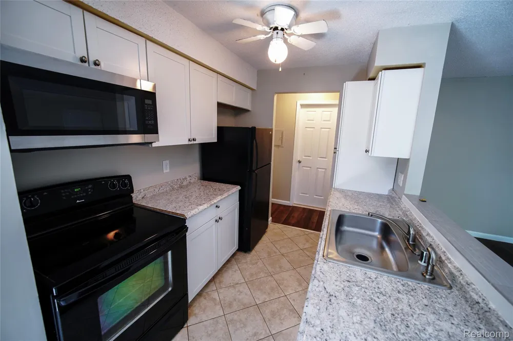 8365 Pontiac Lake Road #12 White Lake Charter Township, MI 48386