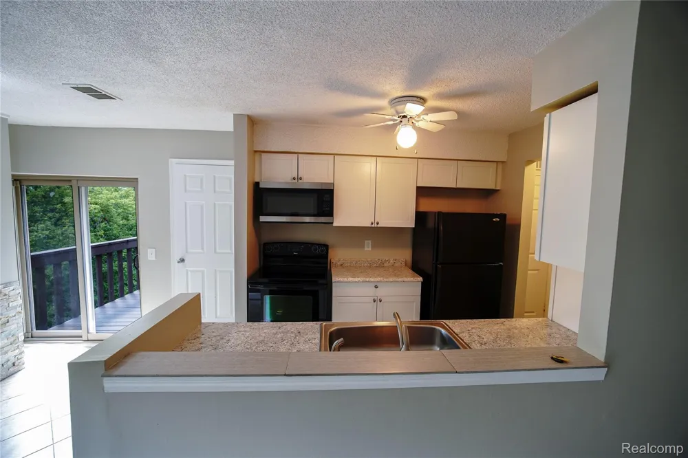 8365 Pontiac Lake Road #12 White Lake Charter Township, MI 48386