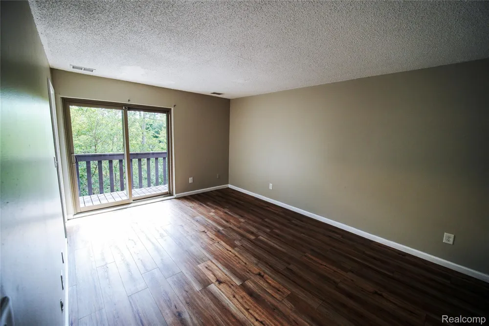 8365 Pontiac Lake Road #12 White Lake Charter Township, MI 48386