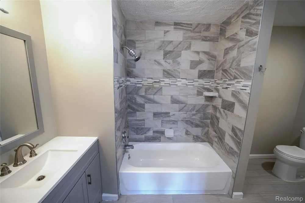 8365 Pontiac Lake Road #12 White Lake Charter Township, MI 48386