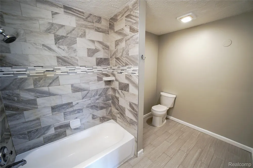 8365 Pontiac Lake Road #12 White Lake Charter Township, MI 48386