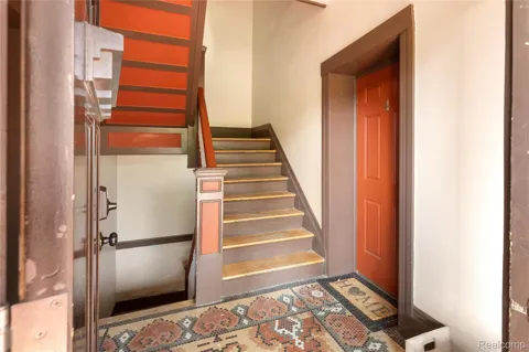 109 Leicester Court #1