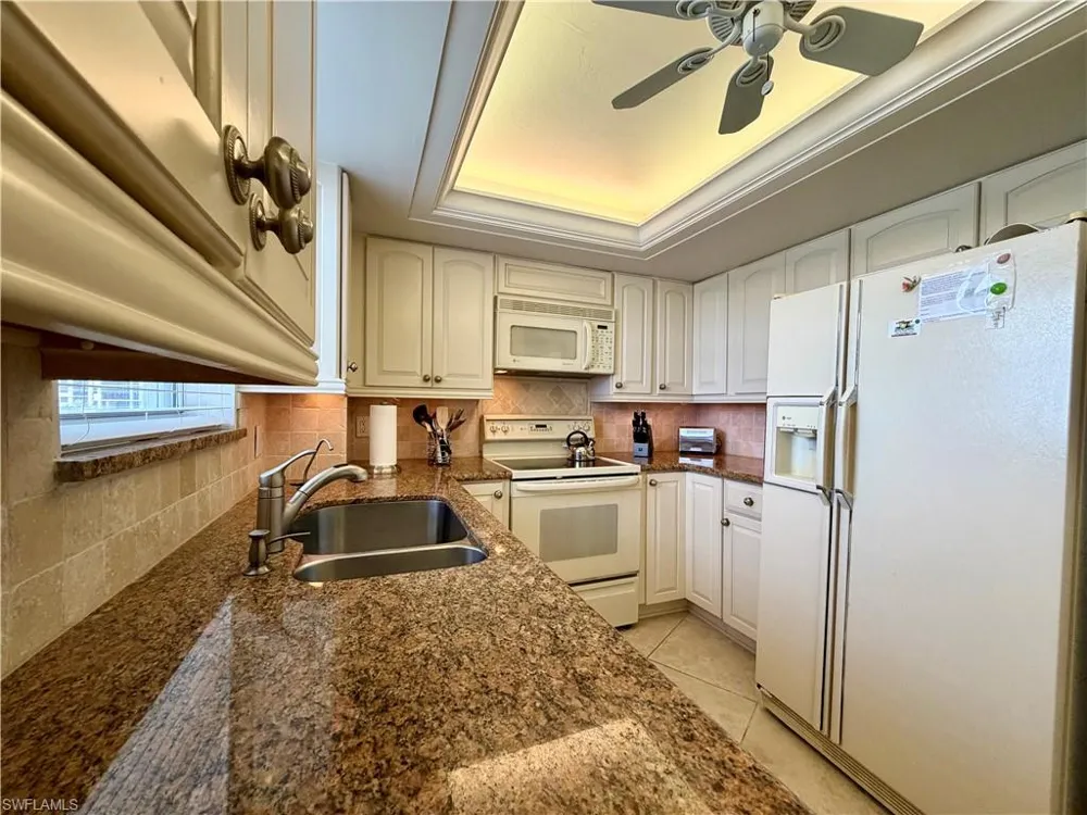 10701 Gulf Shore Drive #401 Naples, FL 34108