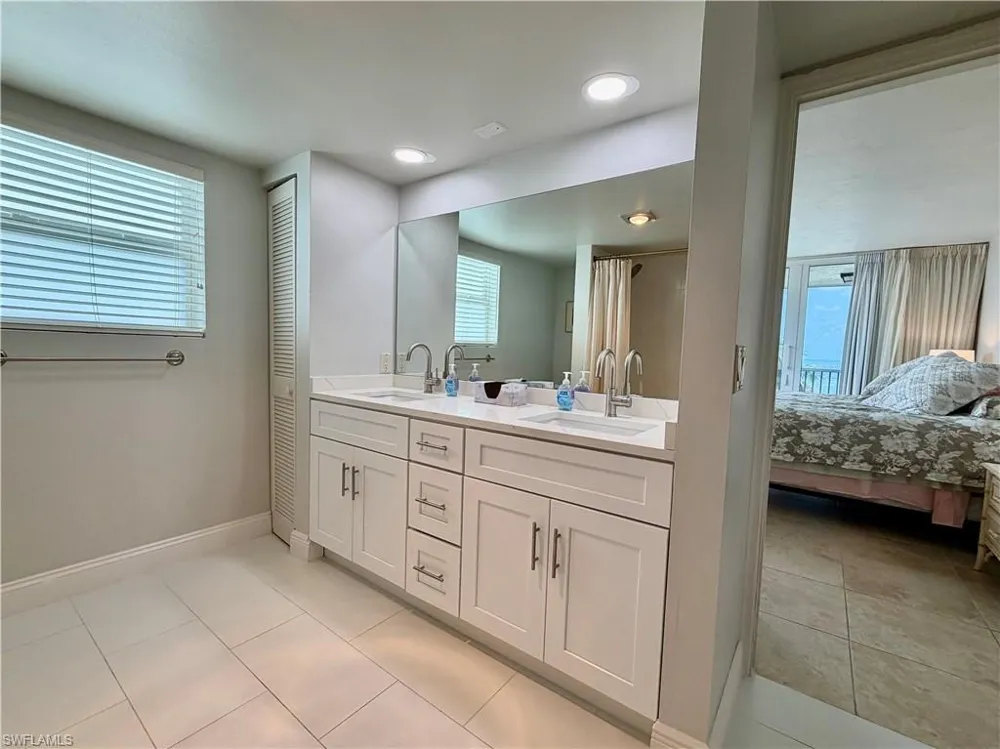 10701 Gulf Shore Drive #401 Naples, FL 34108