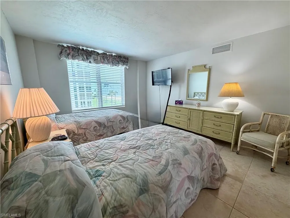 10701 Gulf Shore Drive #401 Naples, FL 34108
