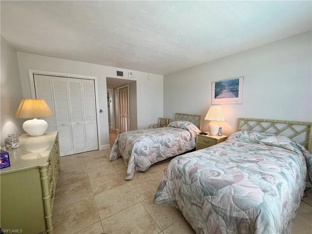 10701 Gulf Shore Drive #401 Naples, FL 34108