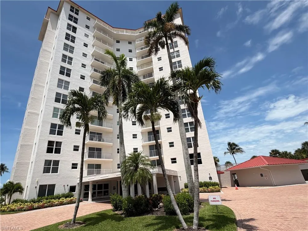 10701 Gulf Shore Drive #401 Naples, FL 34108