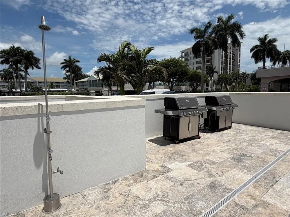 10701 Gulf Shore Drive #401 Naples, FL 34108