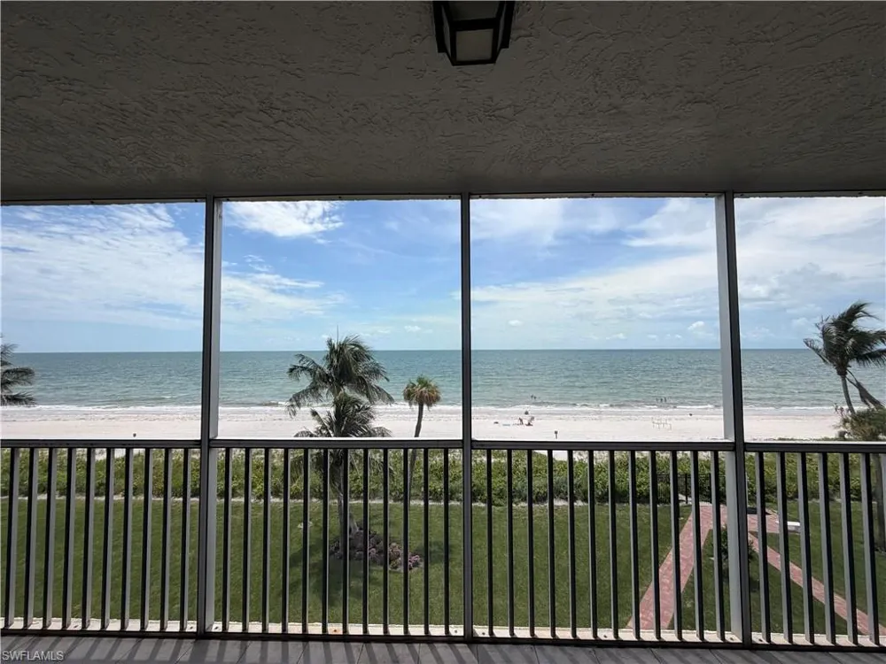 10701 Gulf Shore Drive #401 Naples, FL 34108