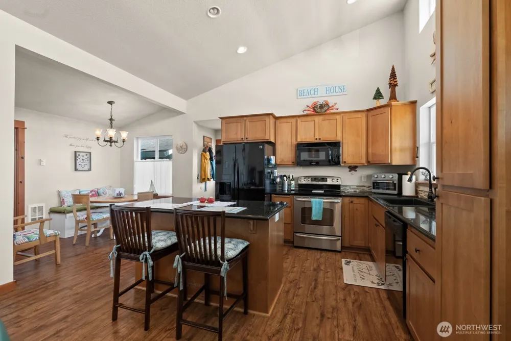 442 Spinnaker Avenue SW Ocean Shores, WA 98569